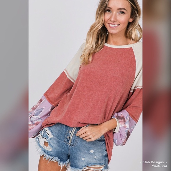 🥰LAST 1! Color Block Bubble Sleeve Tunic! 💐 - Picture 4 of 8